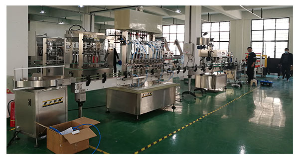 全自動液體灌裝機(jī)